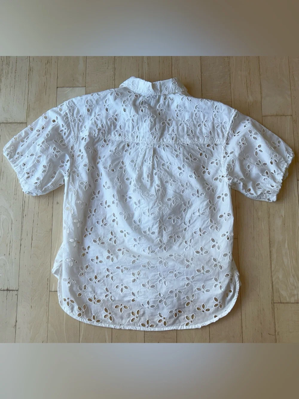J. Crew Spring Garden Button Up Collar Top Eyelet White Puff Sleeves Size 4 NWOT